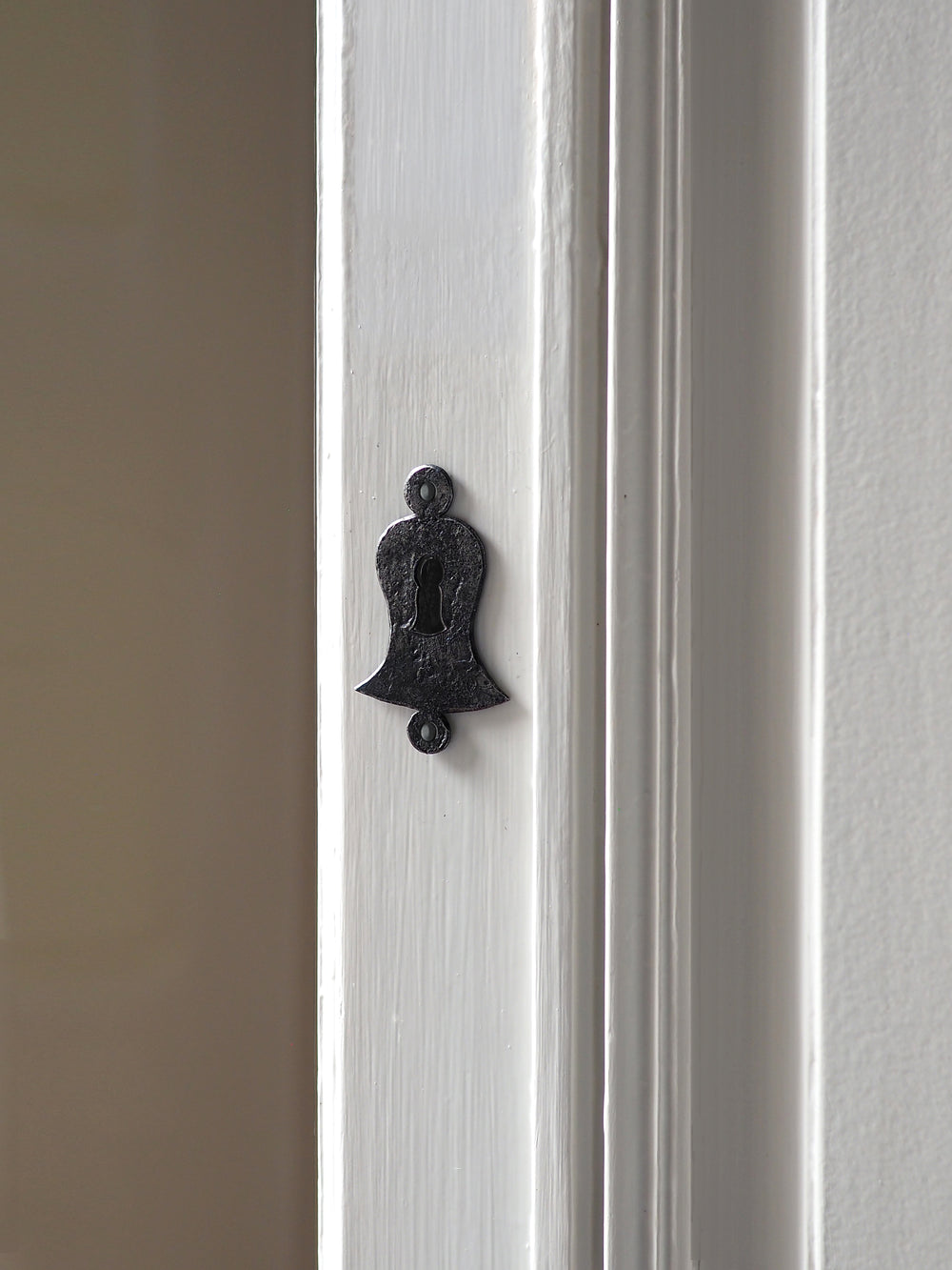 Furniture plate 11 for key