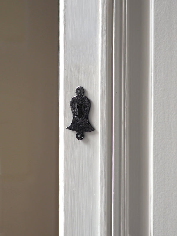 Furniture plate 11 for key